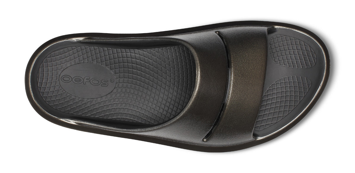 Women's OOmega OOahh Stacked Sandal - Titanium Mirror