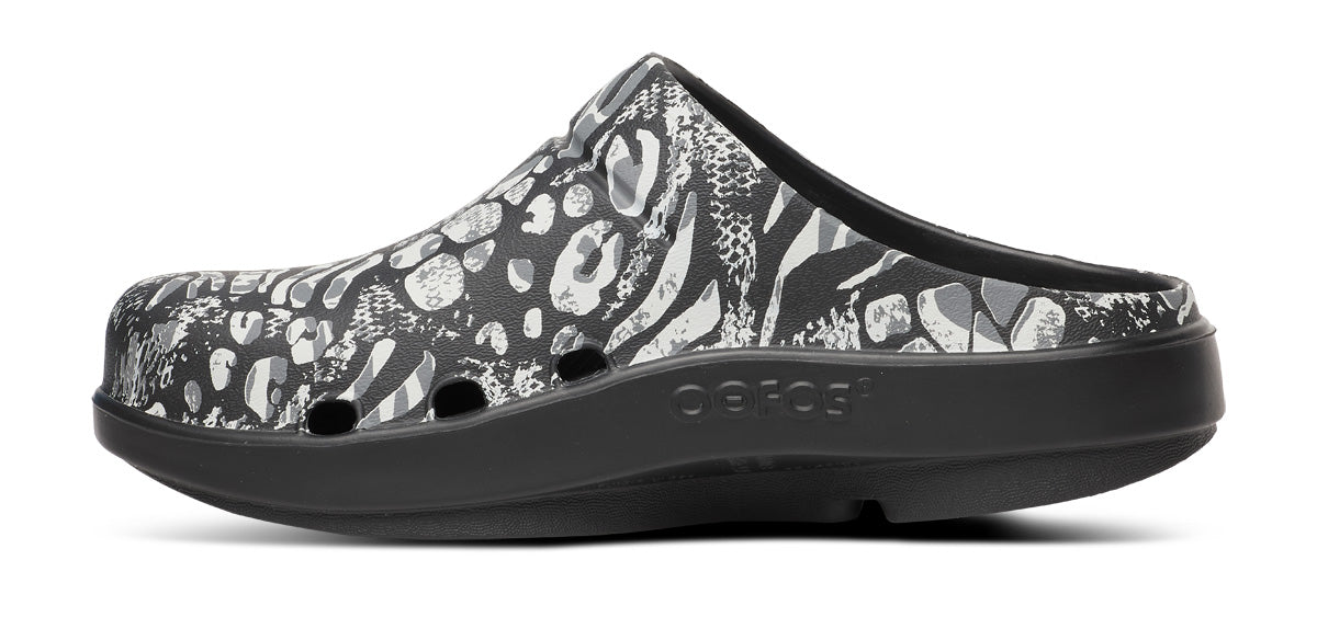 Women's OOcloog Limited Edition Clog - Combo Camo