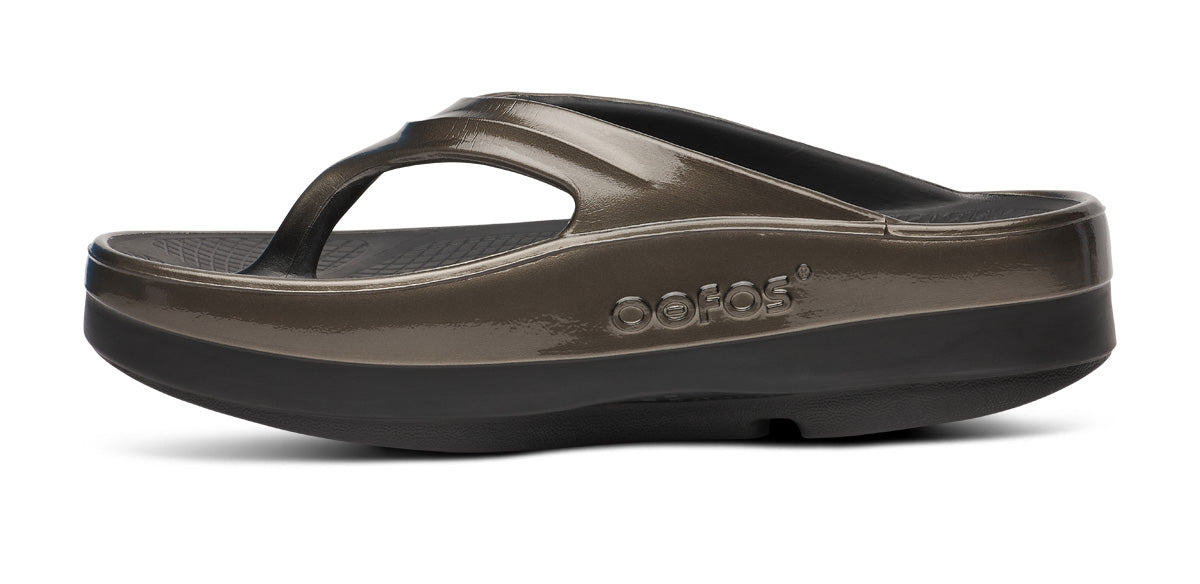 Women's OOmega OOlala Stacked Sandal - Titanium Mirror
