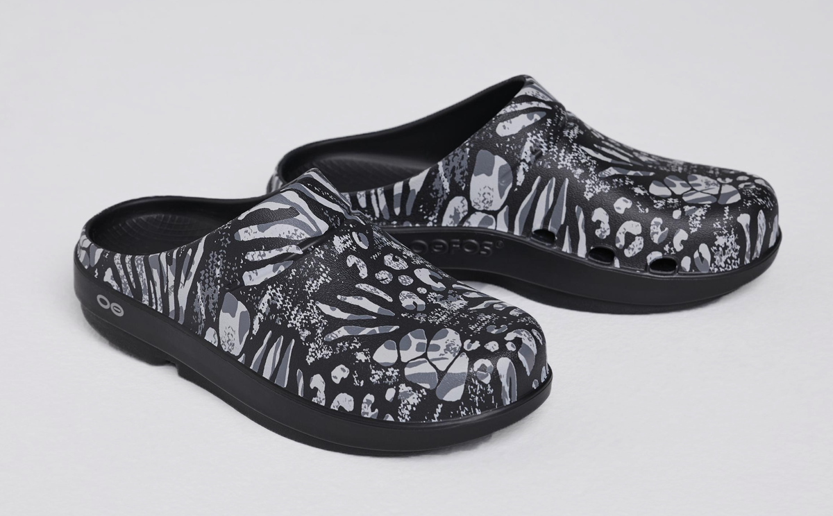 Women's OOcloog Limited Edition Clog - Combo Camo