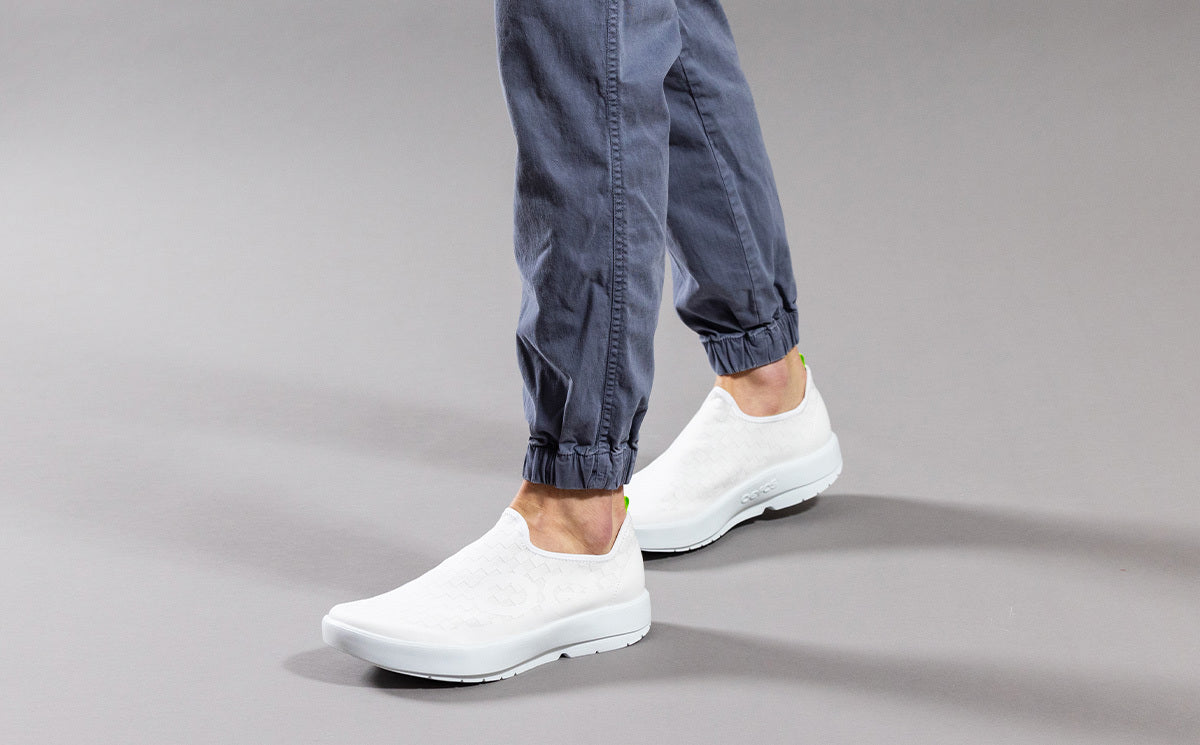 Men's OOmg eeZee Low Shoe - White Checker (SALE)