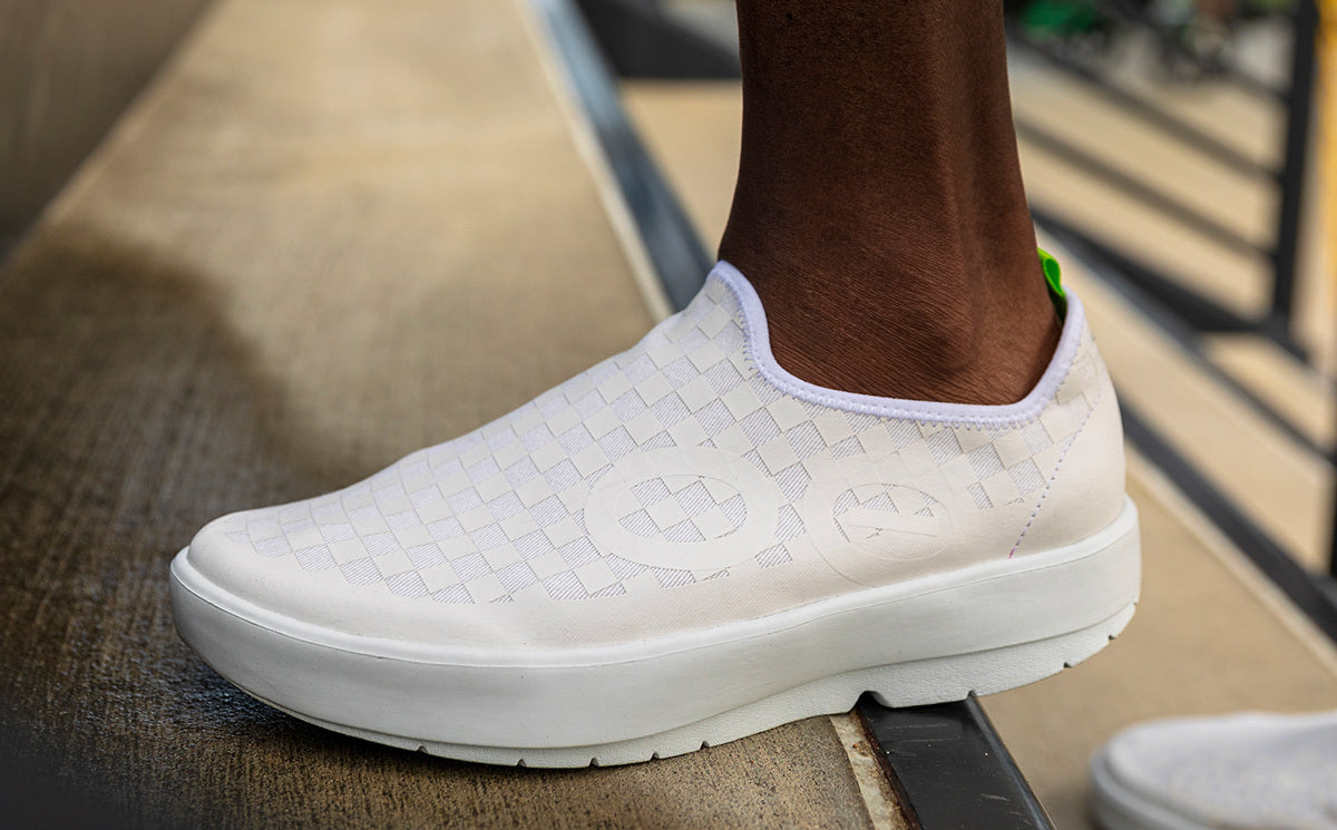 Men's OOmg eeZee Low Shoe - White Checker (SALE)