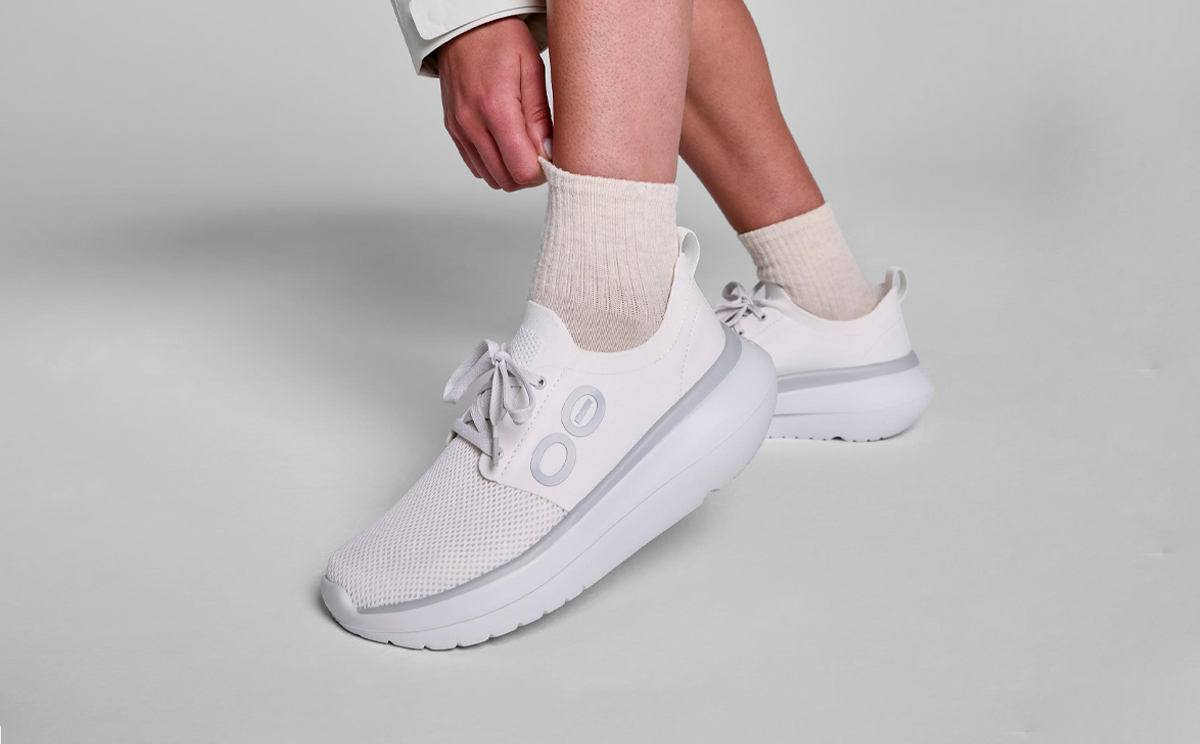 Women's OOmy Stride - White